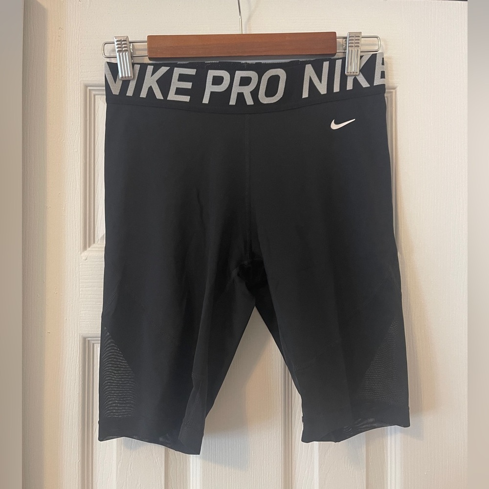 NIKE PRO black bike shorts with mesh detail